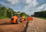 农村修公路占地补偿找谁要