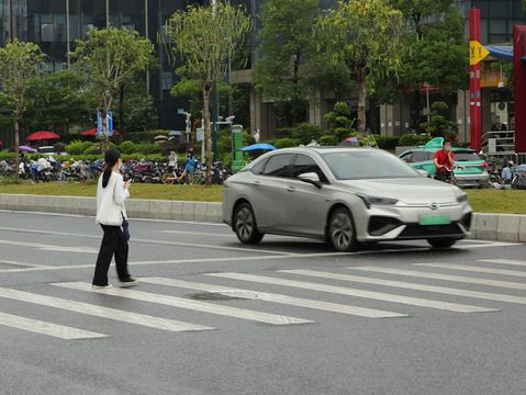 右转弯不礼让行人会被扣分吗  第1张