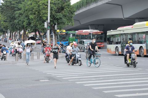 不礼让行人撞人了怎么办  第1张