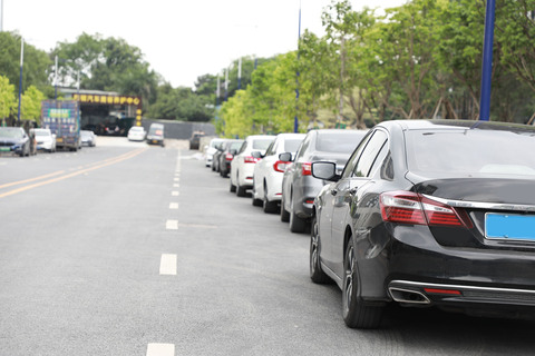 小区外围道路停车交警会贴罚单吗  第1张