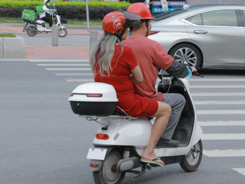 两辆电动车撞了怎么赔偿  第1张